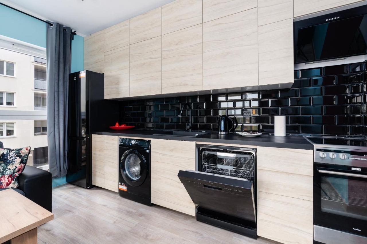 Modern Apartment With Balcony & Free Garage Poznan By Noclegi Renters Exterior foto