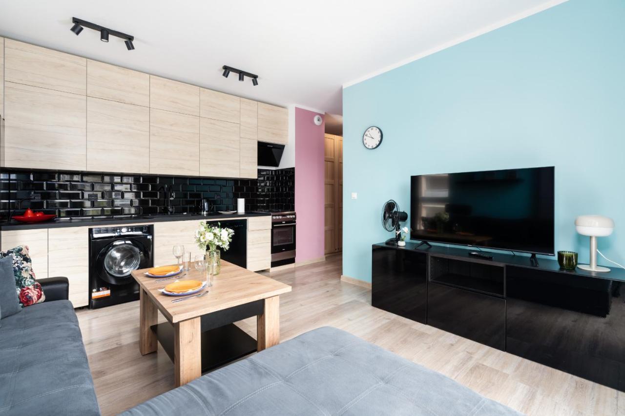 Modern Apartment With Balcony & Free Garage Poznan By Noclegi Renters Exterior foto